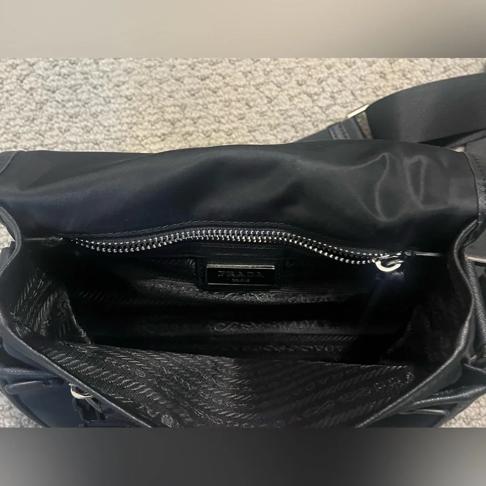 Designer inspired nylon crossbody bag - Picture 5 of 5
